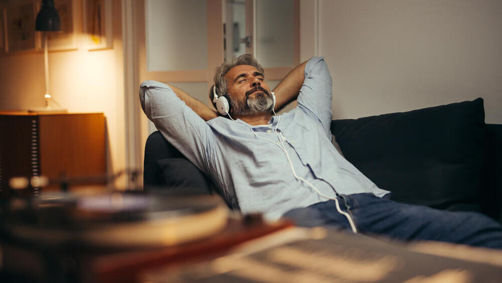 סיימתם את המשימה? מותר להאזין למוזיקה (צילום: shutterstock) האזנה למוזיקה