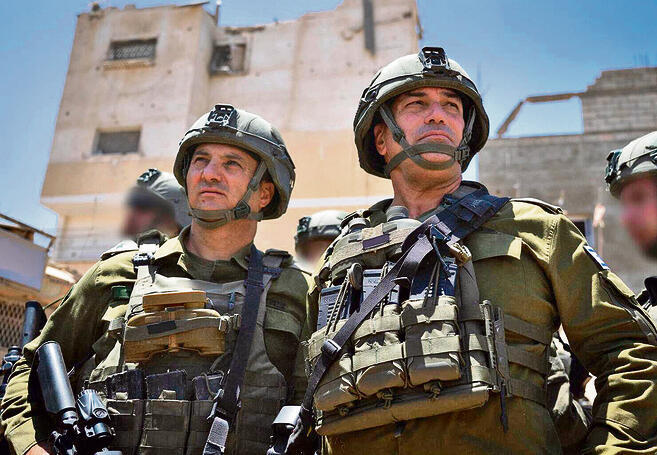 "נדע בימים הקרובים אם יש עסקה". הרמטכ"ל זמיר, אתמול בעזה | צילום: דובר צה"ל yk14444567