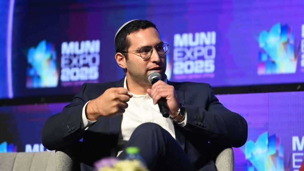 Minister Yitzhak Wasserlauf (Photo: Yair Sagi) יצחק וסרלאוף בועידת השלטון המקומי