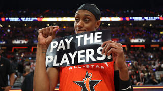 בריטני סקייס ושלט המחאה