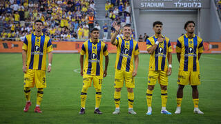 שחקני מכבי ת