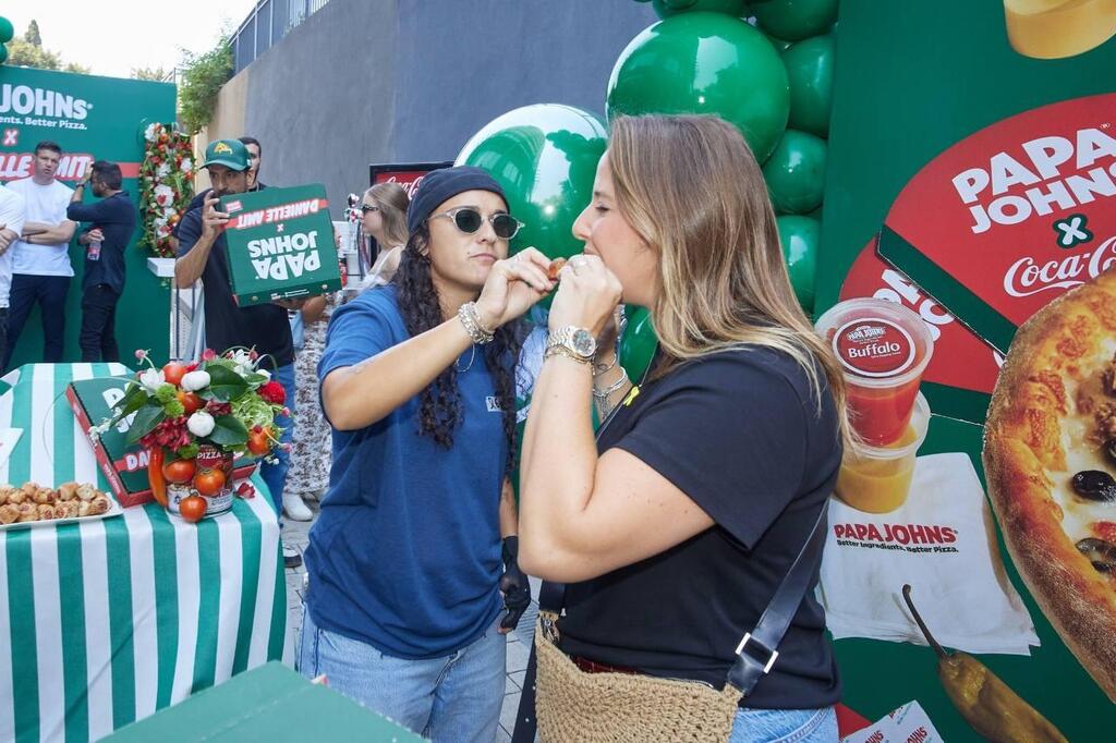 "אף פעם לא חשבתי שאני אצא עם אישה ותראה מה קרה"
(צילום: שוקה כהן) דניאל עמית אמילי דמארי