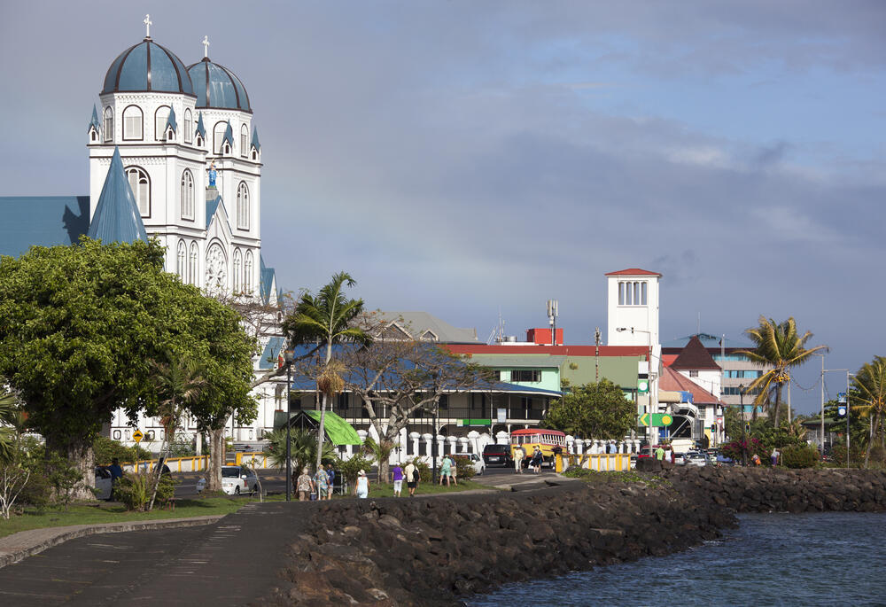 Samoa's capital, Apia (Photo: Ramunas Bruzas / shutterstock) בוקר נעים באפיה, בירת סמואה