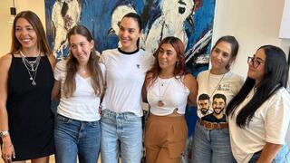 גל גדות נפגשת עם שורדות השבי