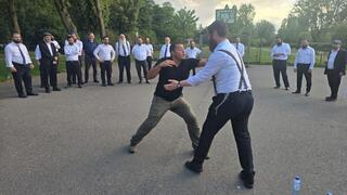 לומדים קרב מגע