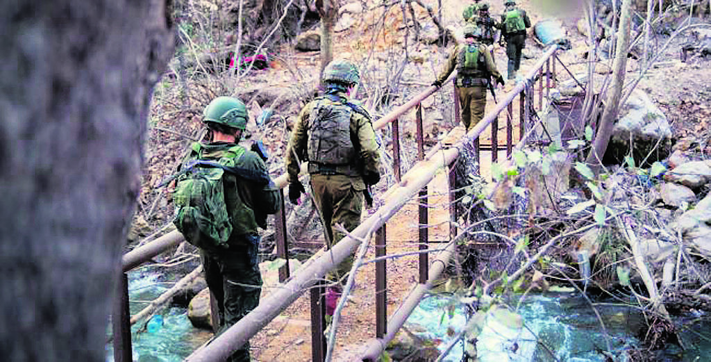 Israeli troops in Lebanon (Photo: IDF) סיירת גולני בליטני