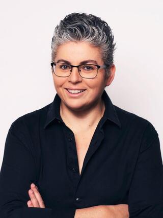 Dr. Bella Barda Bareket 