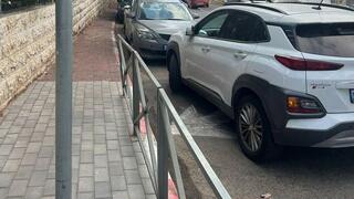 פקח חילק 500 דוחות חנייה להורי מתגייסים