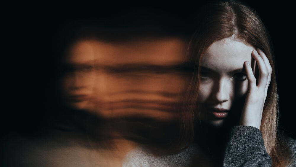 "בחרדה הולכים סביב מחשבות שליליות של 'מה יהיה', בדיכאון סביב מחשבות של 'מה היה'" (צילום: shutterstock) מצוקה נפשית