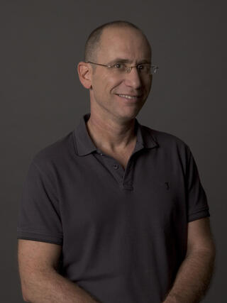 ד"ר הדר עוז, מנהל מרפאת הספורט (היחידה לאורתופדיה ארתרוסקופית)