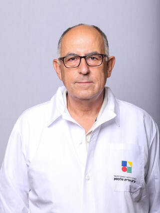 ד"ר דיוויד יפה מנהל היחידה לכירורגיית כף היד