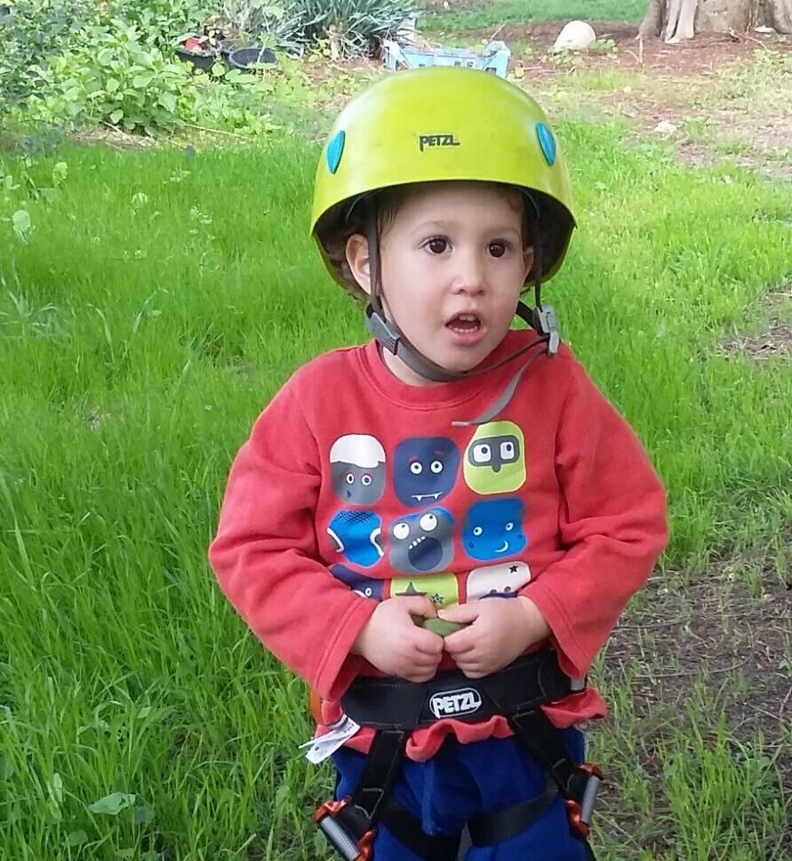 עומר סתיו בילדותו המוקדמת