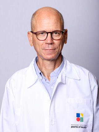 ד"ר מנחם זינגר, מנהל היחידה לאורתופדית ילדים