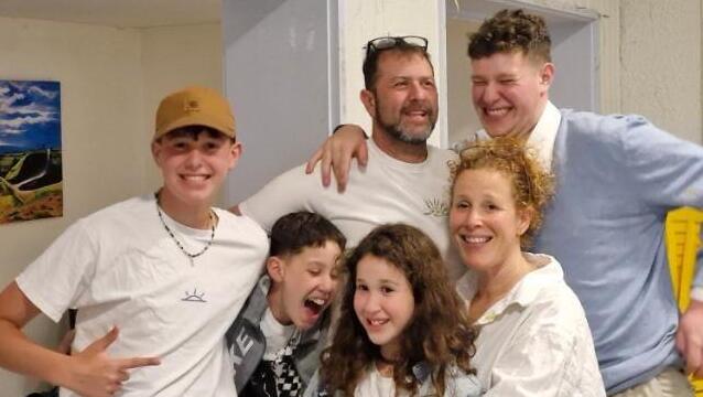 משפחת סתיו בהרכב מלא