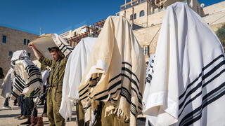 חיילי חטיבת החשמונאים בטקס סיום מסע הכומתה 