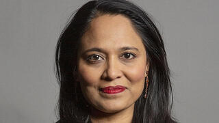 בריטניה השרה לענייני חסרי בית הומלסים רושנארה עלי התפטרה