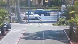תיעוד רגעי הבריחה ממעצר של הנער במחוז חוף