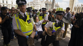 הפגנה פרו פלסטינית בכיכר הפרלמנט בלונדון, בריטניה הפגנה פרו פלסטינית בכיכר הפרלמנט בלונדון, בריטניה