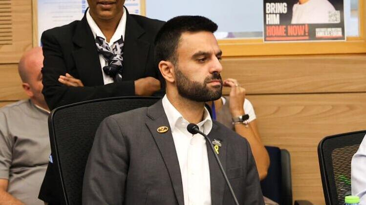 "אמר לי 'סבין, את לא יכולה לעשות דברים כאלה'". יוסף חדאד (צילום: דני שם טוב, דוברות הכנסת) דיון בוועדת הפנים בנושא קברו של המחבל עז א-דין אל-קאסם בנשר