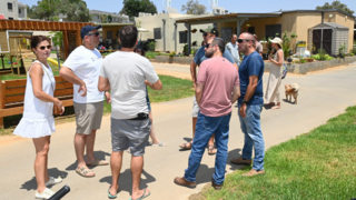 מפגש חברי קיבוץ כפר עזה עם הלוחמים שחילצו אותם