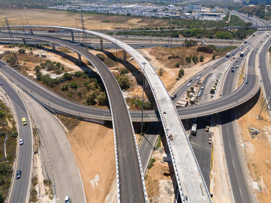 הנתיבים המהירים במחלף גלילות: הקלה משמעותית על התנועה באזור. (יח"צ) הנתיבים המהירים במחלף גלילות: הקלה משמעותית על התנועה באזור.