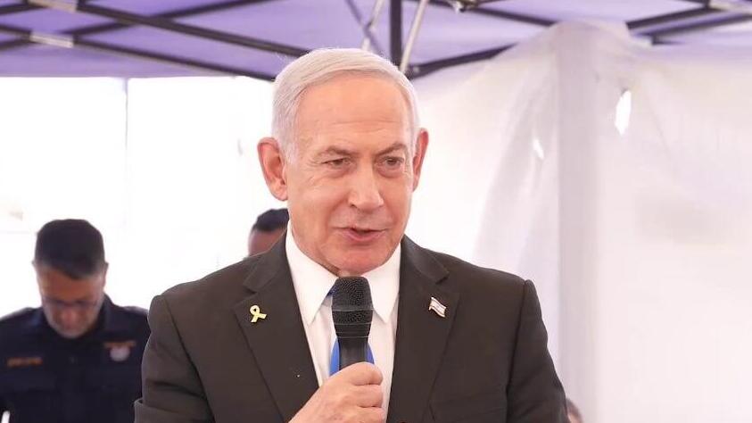 נתניהו. מקבל החלטות קצרות טווח, ובצה"ל כבר לא יודעים היכן להשקיע את משאביו ברצועה (צילום: עומר מירון/ לע״מ) נתניהו בביקור בפלוגת הלוחמים החרדים ״אבנט״ במג״ב