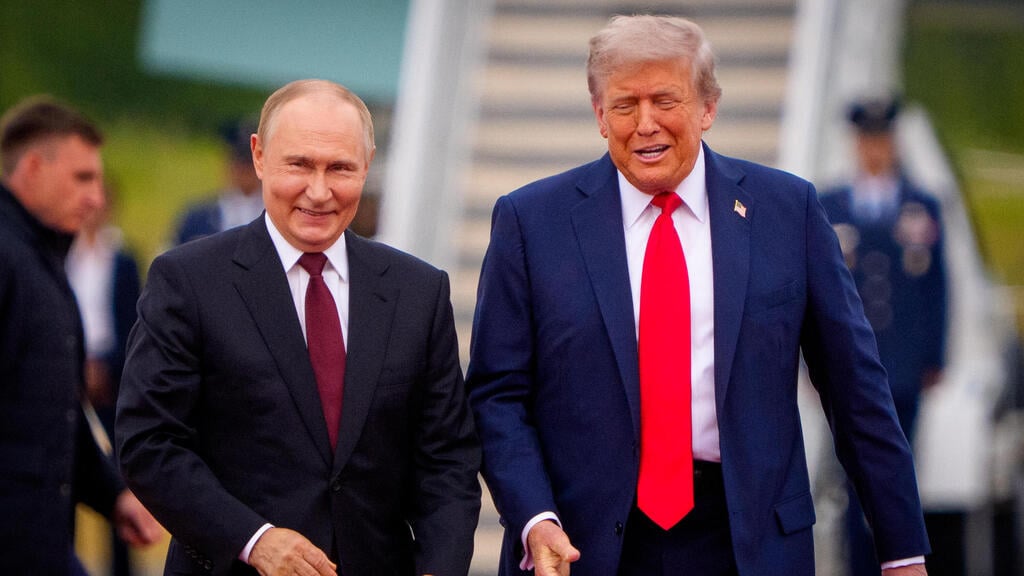 Trump and Putin at a historic summit in Alaska, August (Photo: Andrew Harnik/Getty Images) דונלד טראמפ וולדימיר פוטין בפסגה באלסקה