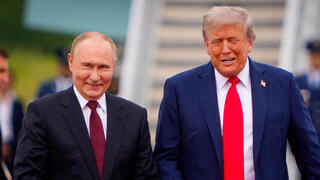 דונלד טראמפ וולדימיר פוטין בפסגה באלסקה דונלד טראמפ וולדימיר פוטין בפסגה באלסקה