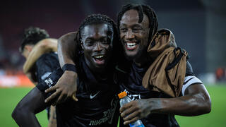  פרנאן מאיימבו ודניאל דאפאה חוגגים