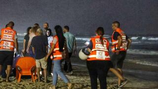 חיפושים אחר נעדר שסירתו התהפכה