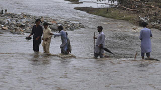 מונסון ב צפון פקיסטן הצפות שיטפונות