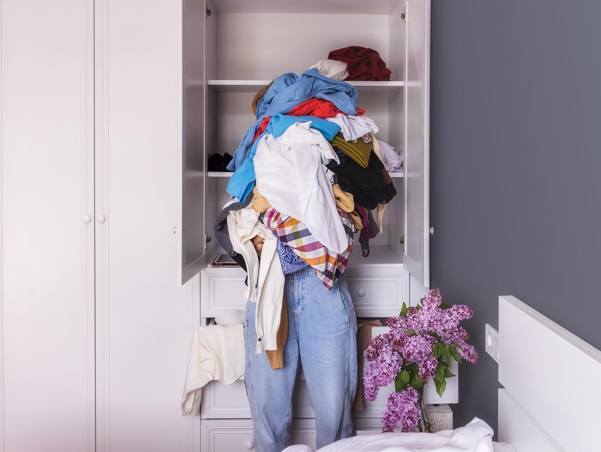 אין לך מושג אילו אוצרות יש שם (צילום: Shutterstock/ASAP creative) לעשות שופינג בארון של עצמך