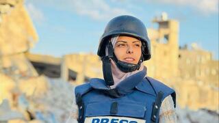 מרים אבו דקה עיתונאית עזתית, נהרגה בתקיפה בביה