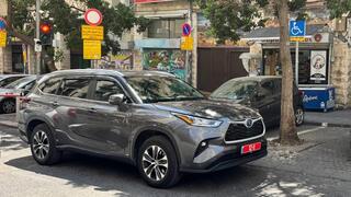 רכבו של ניצב בועז בלט חוסם רכב נכה