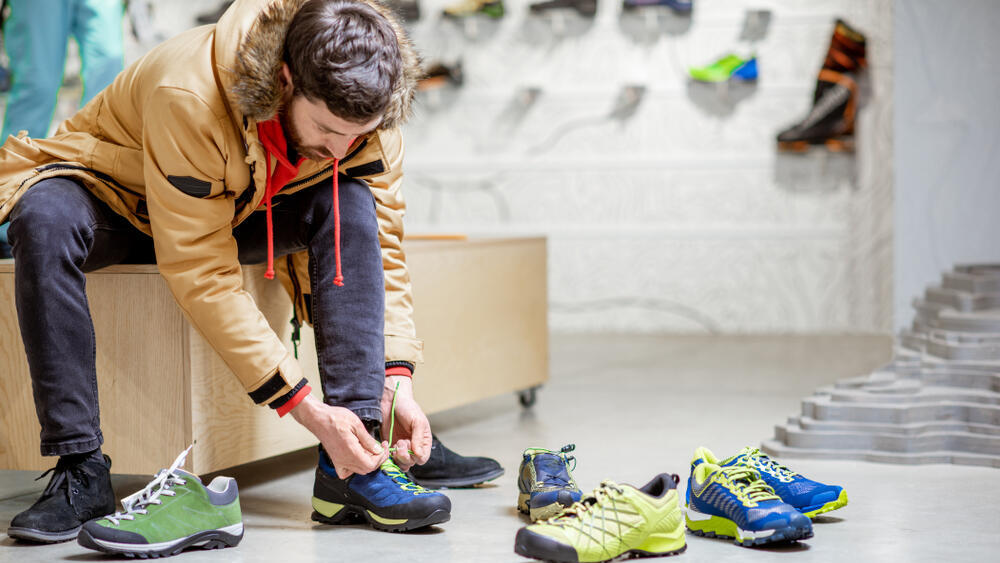 רכישת נעלי ספורט