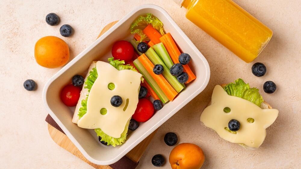 לא חובה בתוך הסנדביץ', אפשר גם בצד. ירקות חתוכים (צילום: shutterstock) ירקות חתוכים