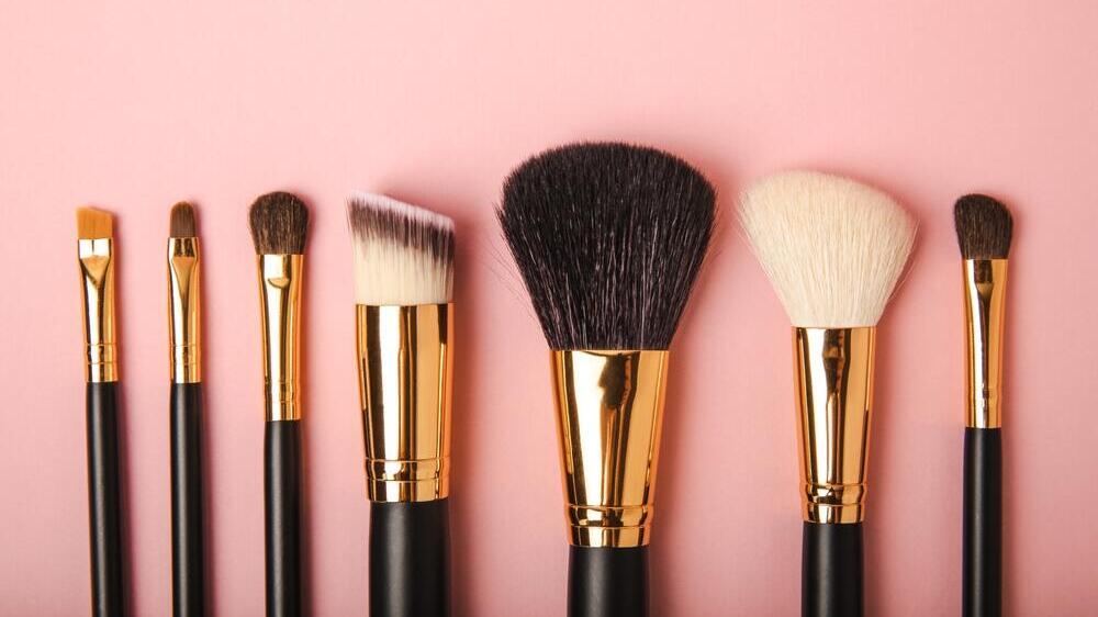 מברשות איפור