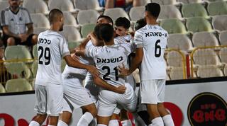 שחקני בני סכנין חוגגים
