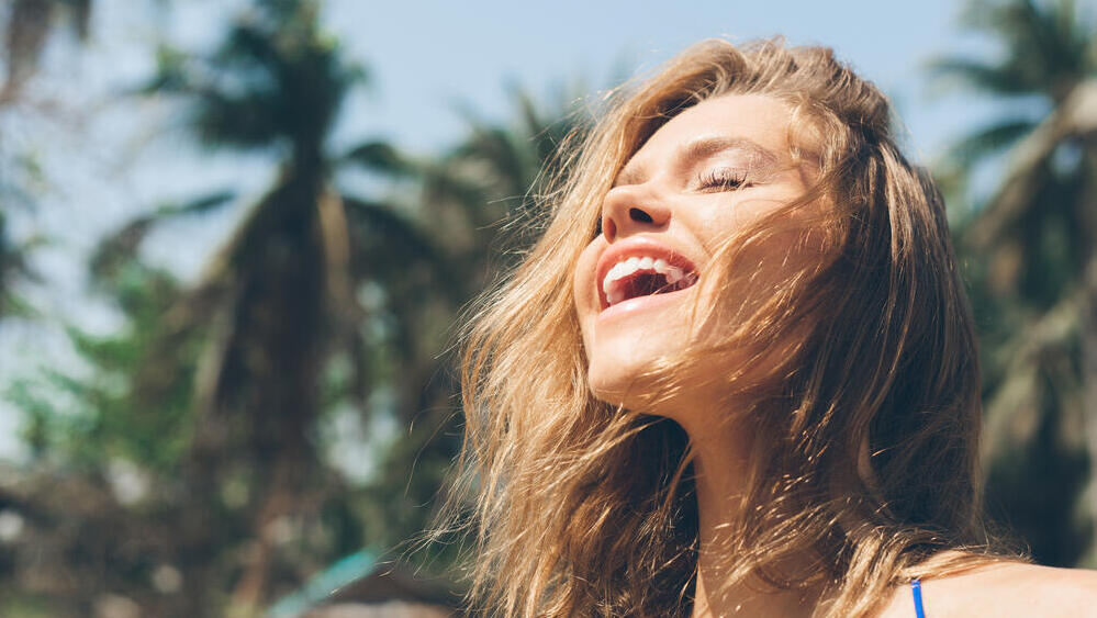 להביט על השמש