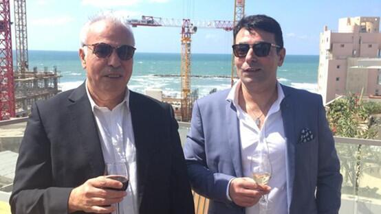 גבי בוגנים, מנכ"ל חברת דורסל, וארז בוגנים, דירקטור בחברה