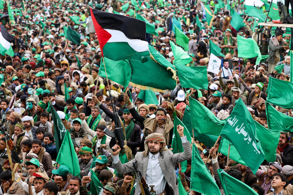 Yemen's Houthis (Photo: REUTERS/Khaled Abdullah) חגיגות יום הולדת לנביא מוחמד בצנעא