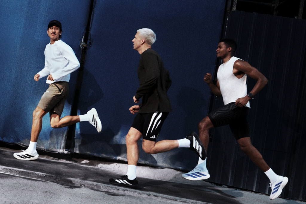 לכתבת סינגלס ראן אדידס בלבד