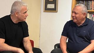 Айзенкот в кампании большой партии, Лапид выступает против: «Это проиграет нам выборы»