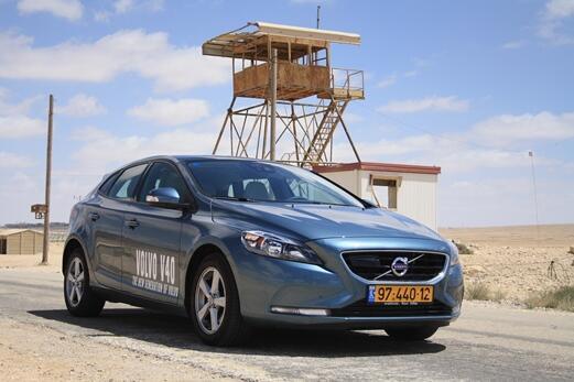 וולוו V40