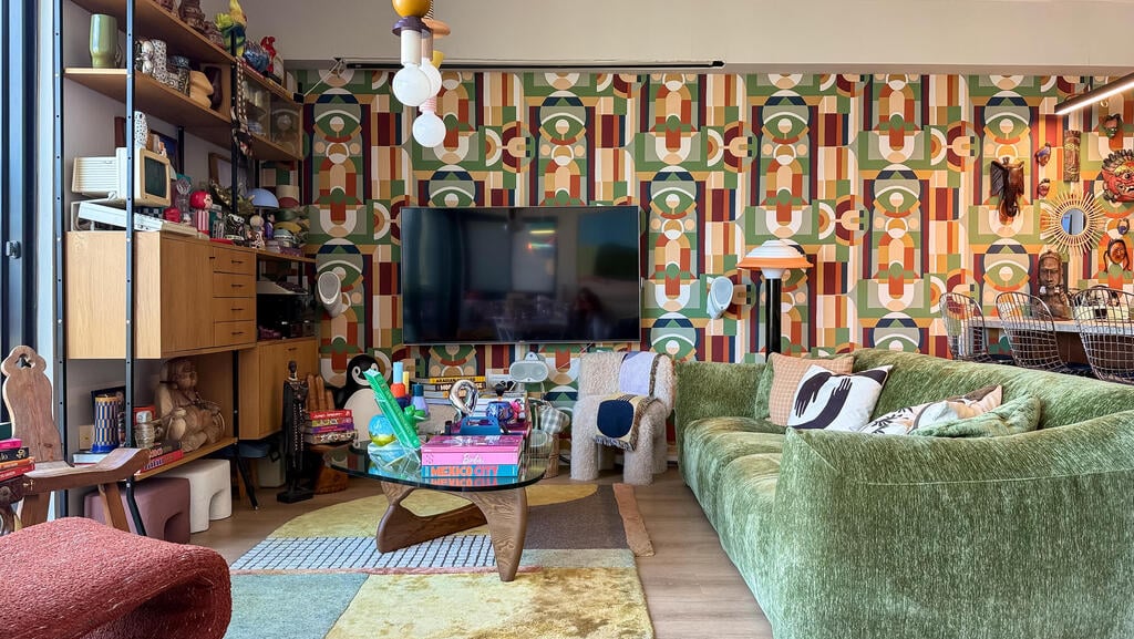 Most items were found Facebook marketplace (Photo: Noam Ron) הדירה של דנה ואורי ריץ, תל אביב