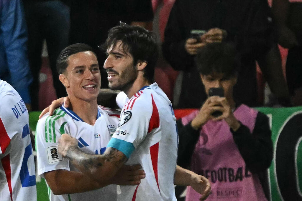 שער שאפשר היה למנוע עם טיפה ריכוז. טונאלי חוגג מול ישראל (צילום: Attila KISBENEDEK / AFP) סנדרו טונאלי נגד ישראל