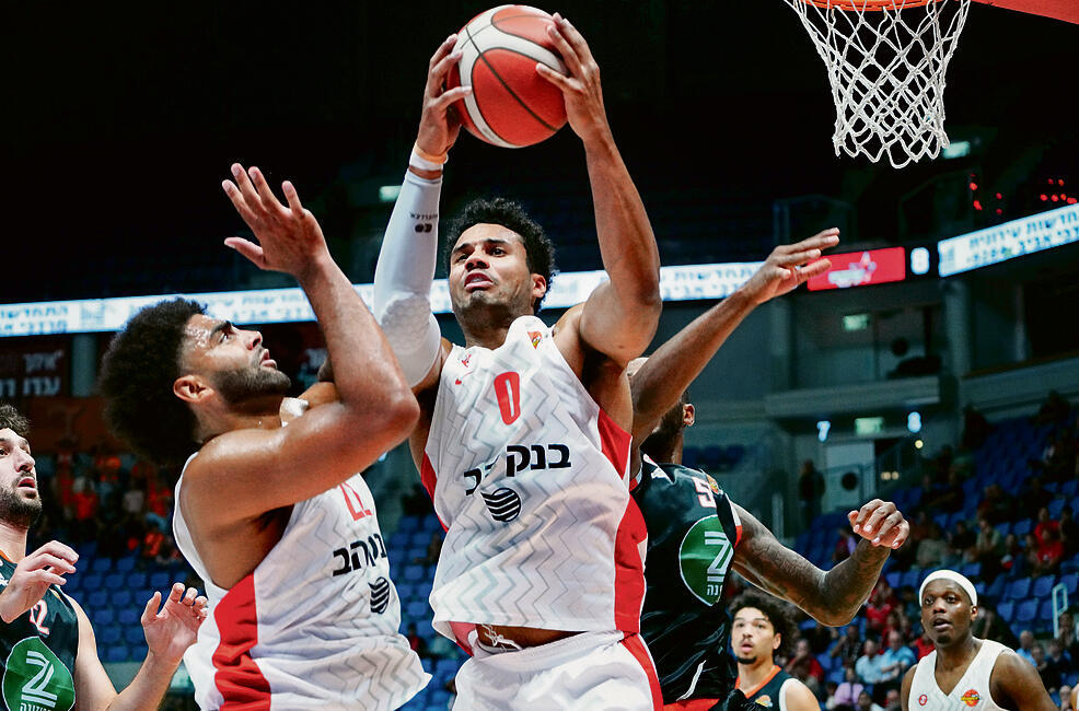 סמית' ולאמב אתמול מול ראשל"צ | צילום: שלו שלום yk14510622