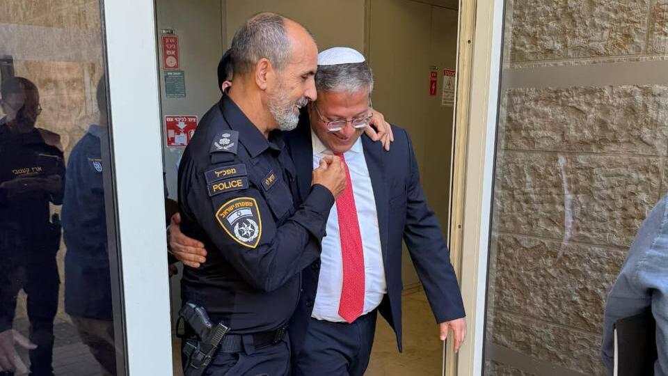 השר בן גביר והמפכ"ל לוי (צילום: לירן תמרי ) בן גביר והמפכ"ל לוי מגיעים לאירוע המשטרה בבית שמש