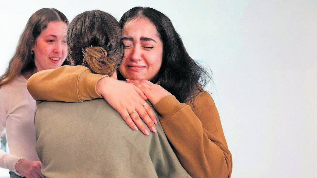 שחרור התצפיתניות (צילום: דובר צה"ל) שחרור התצפיתניות