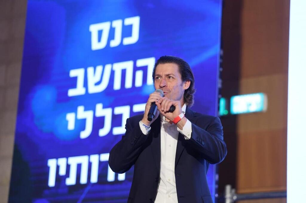 Photo: Tadmit Productions דובי פרנסיס